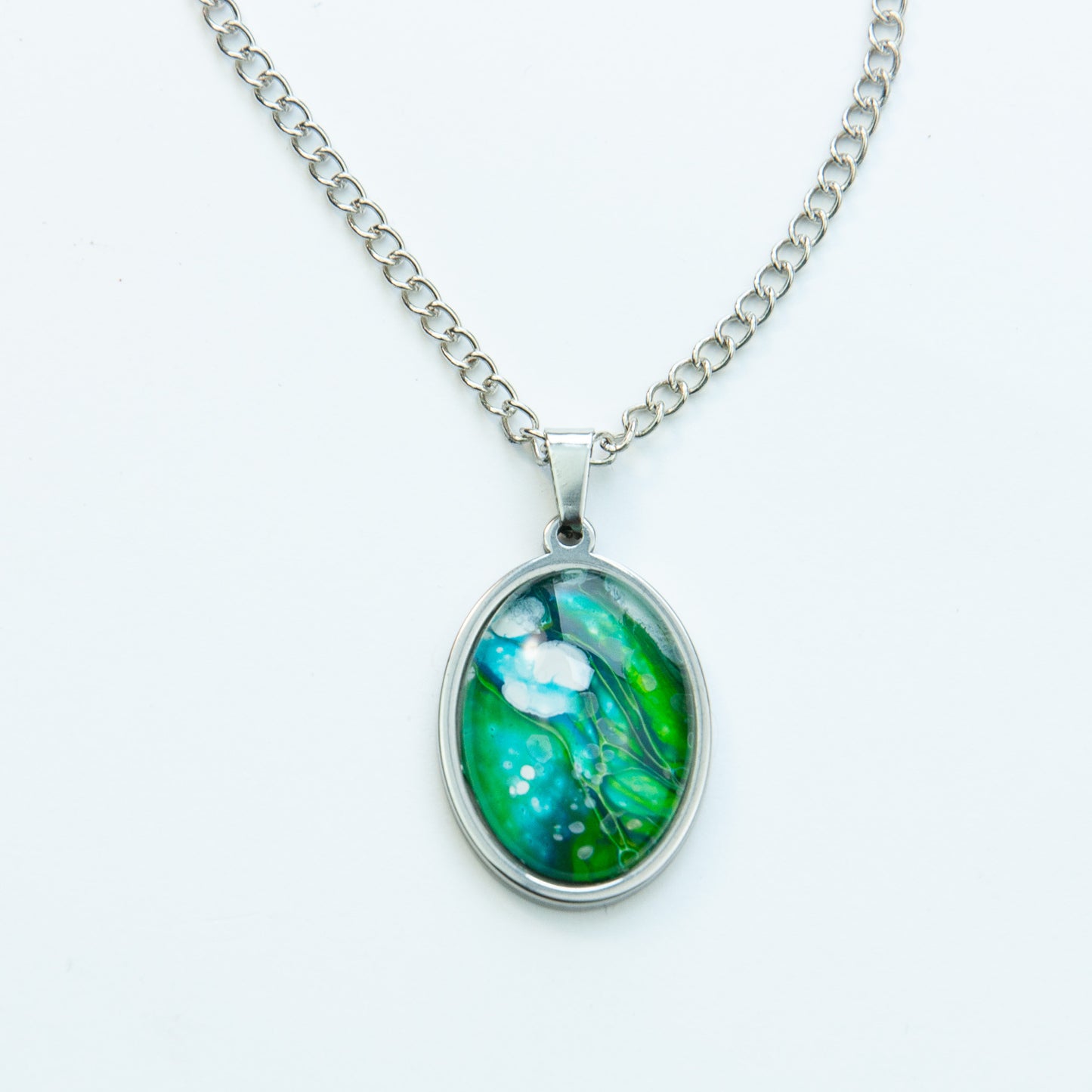 Green Shell Fluid Art Necklace (210)